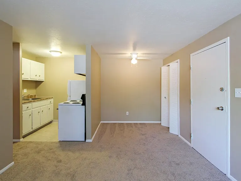 Maple Highlands Apartments — Photo 12