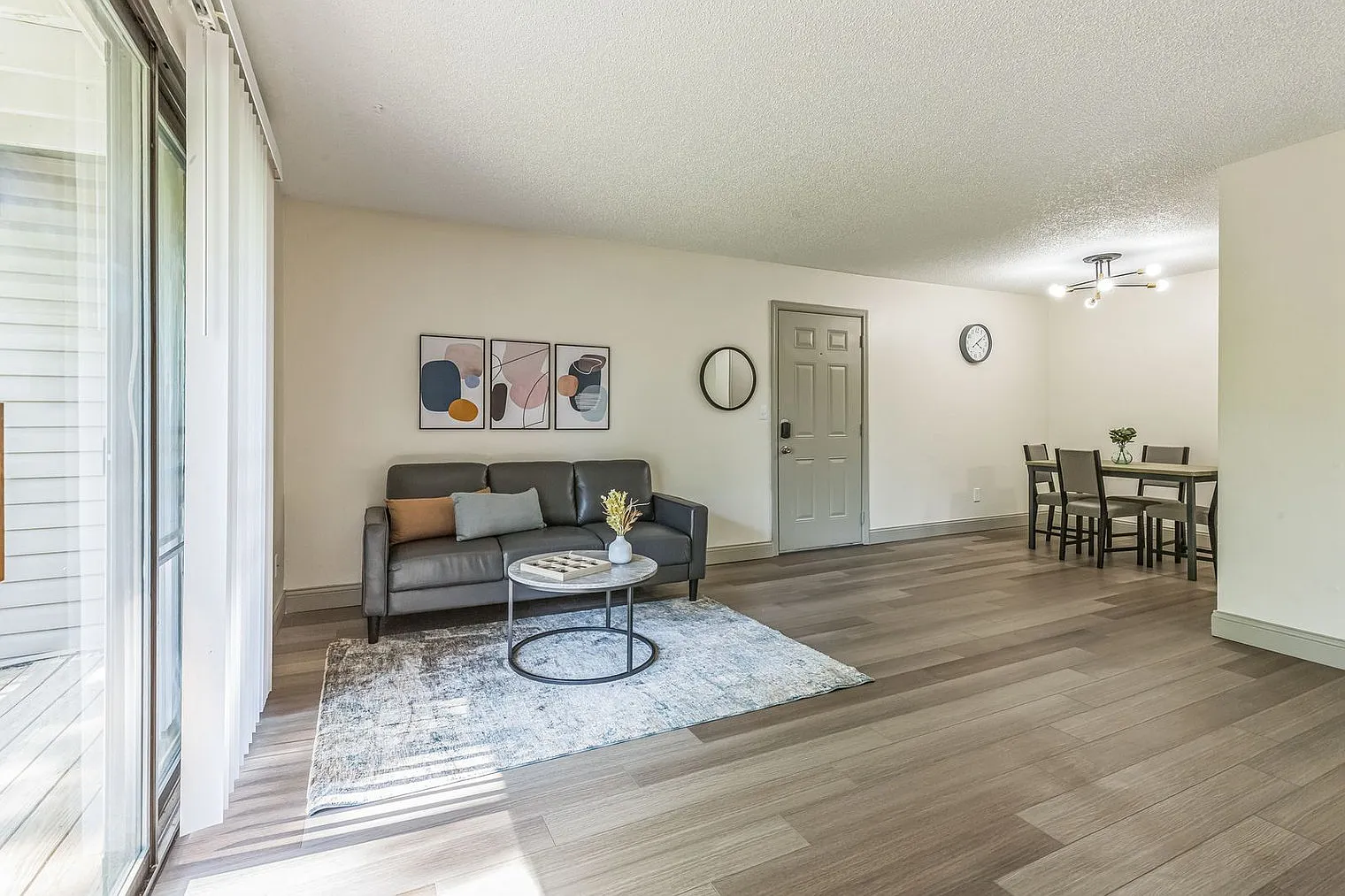 2 bed, 1.0 bath, 893 sqft, $2,171 — Photo 3