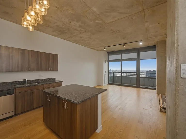 235 W Van Buren St #4507 — Photo 4