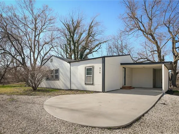 210 W Grand St, Gardner, KS 66030