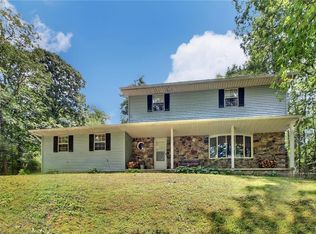 1112 Circle Dr N, Stroudsburg, PA 18360