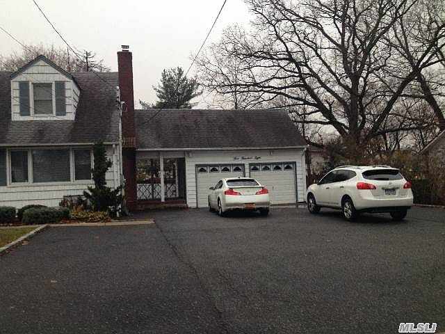 2nd image of 508 Secatogue Ave