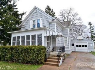 211 Cedar St, Three Oaks, MI 49128