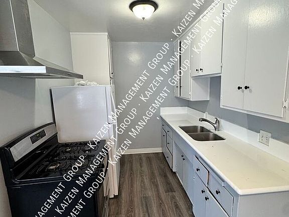 4th image of 1980 Henderson Ave #3