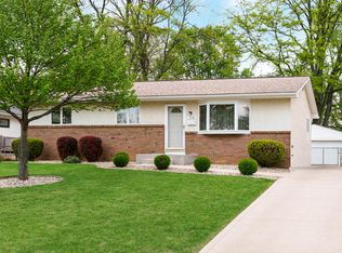 318 E Stanton Ave, Columbus, OH 43214
