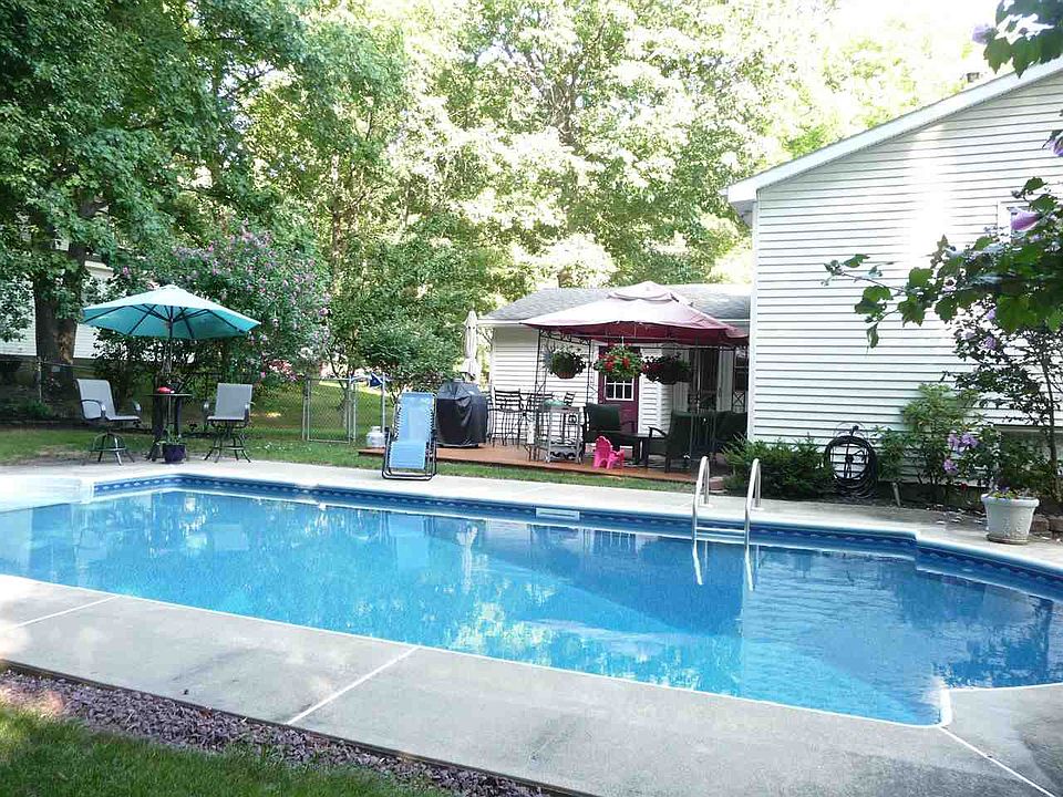 2nd image of 40 Grissom Dr
