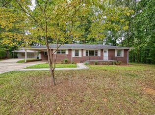 32 Blue Mountain Dr, Greenville, SC 29617