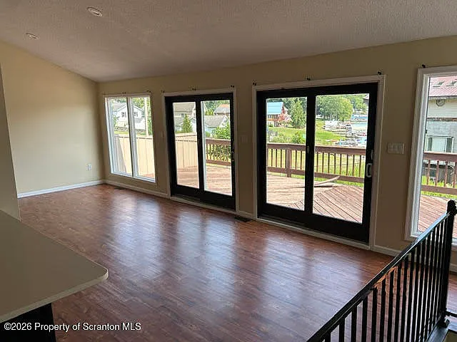 126 Evergreen Ln — Photo 6