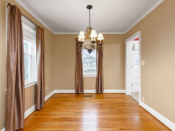4th image of 2956 Primrose Cir