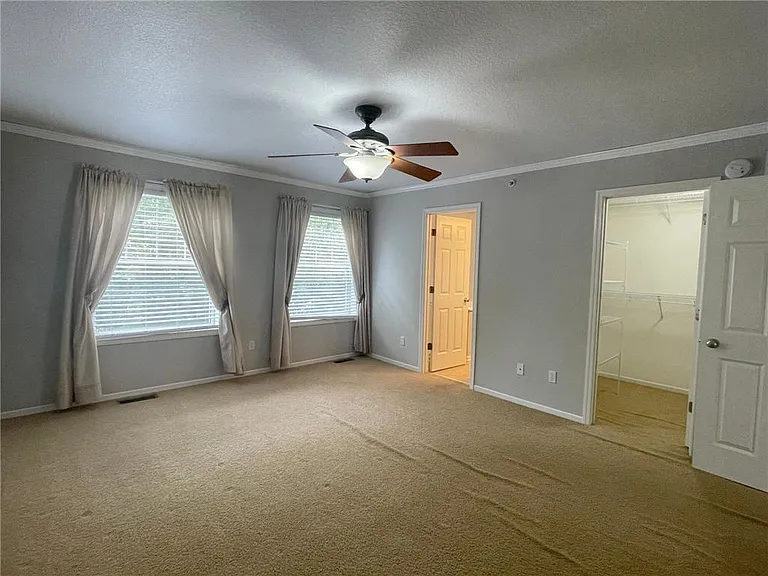 11331 Stratton Ave — Photo 16
