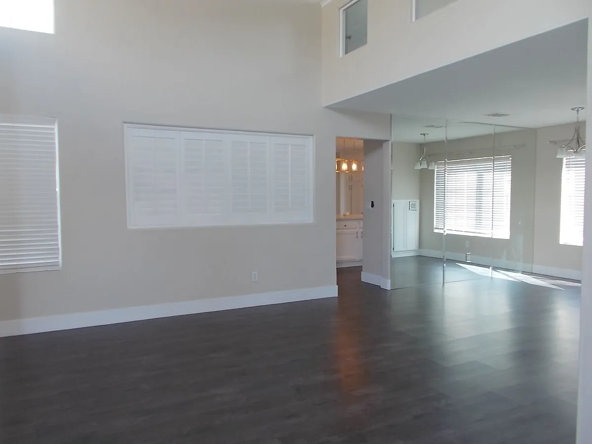 Building Photo - 9027 Edgeworth Pl