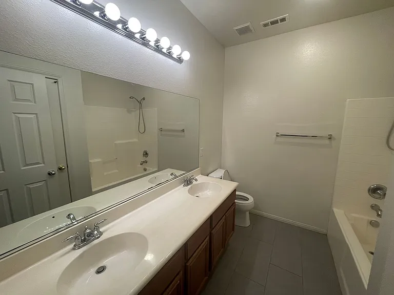 14190 Blackstone St — Photo 8