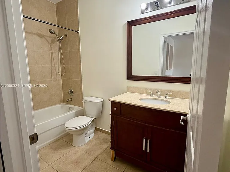 10747 NW 76th Ln — Photo 11