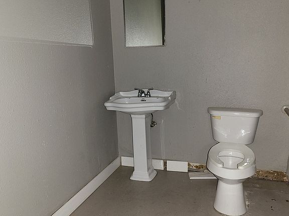 5th image of 5993 Bartlett Center Dr #1