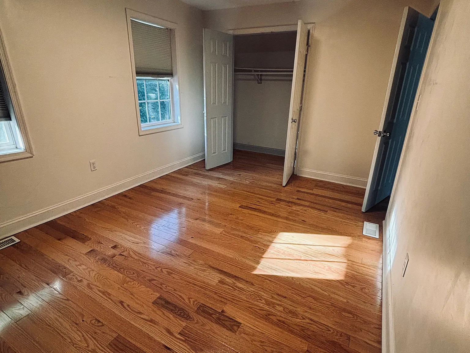 3 bed, 1.5 bath, 1585 sqft, $2,700 — Photo 4