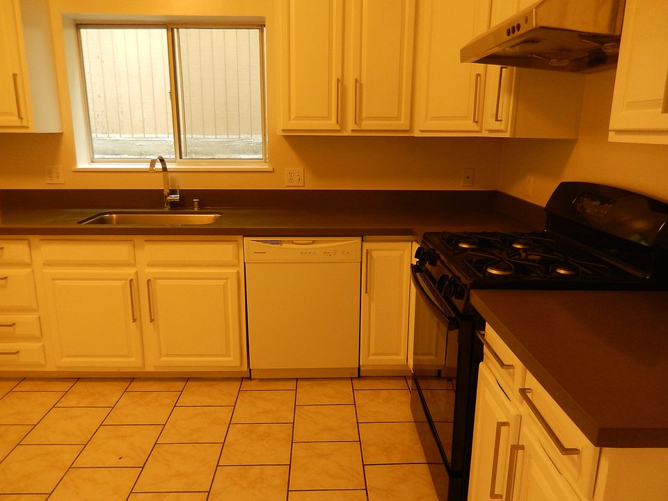 2nd image of 5654 Mission St #B