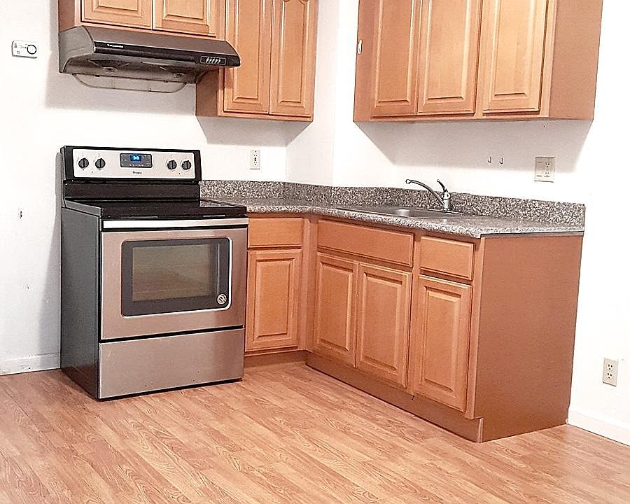 1st image of 330 21st Ave