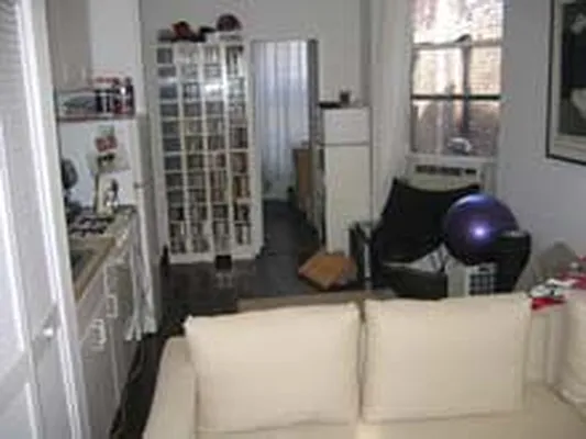 Rented by Eric Goodman Realty Corp | media 14