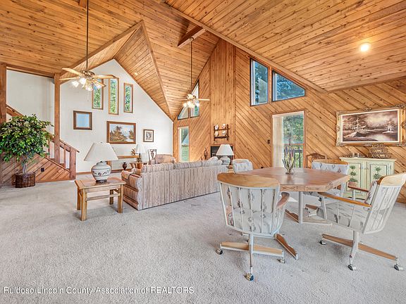 3rd image of 324 Davis Ct