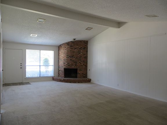 2nd image of 336 Candlewood Pl