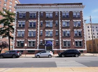 307 Dolphin - Hampton Court, Baltimore, MD 21217