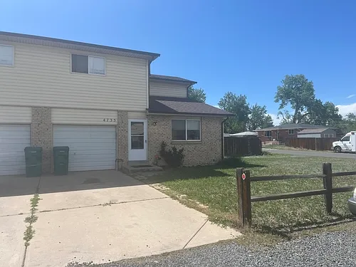 4735 Nelson St Photo 1