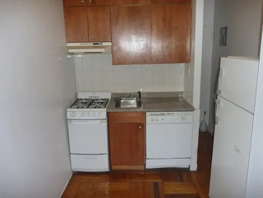 Rented by Garfield Realty  | media 8