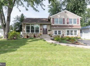 1025 Windsor Rd, Warminster, PA 18974