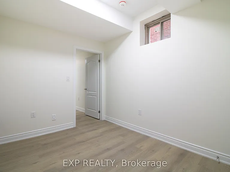55 William Dunlop St #LOWER — Photo 8