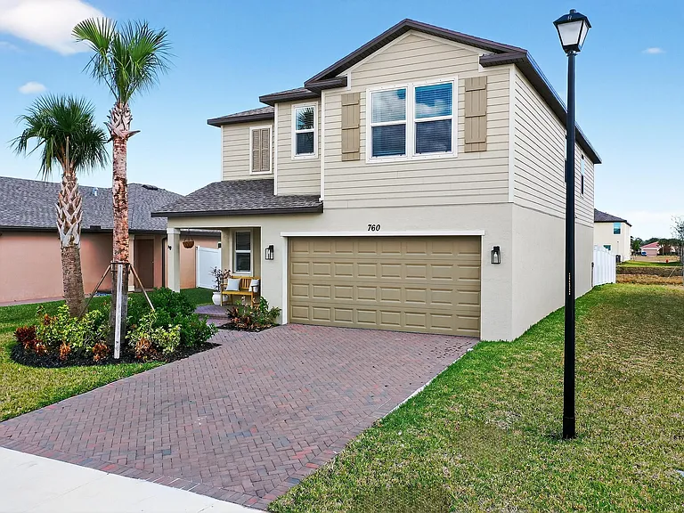 760 Carlyle Way — Photo 16