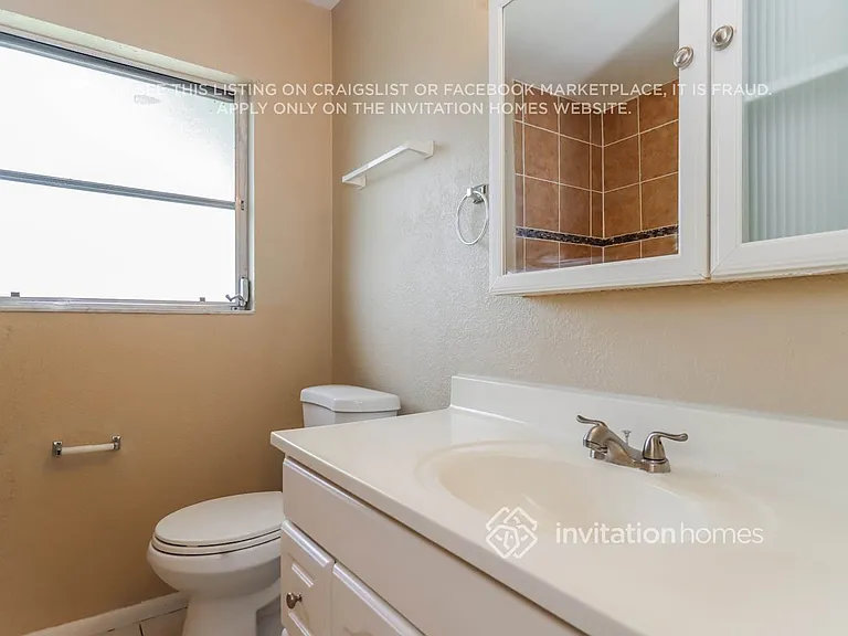 11124 64th Ter — Photo 13