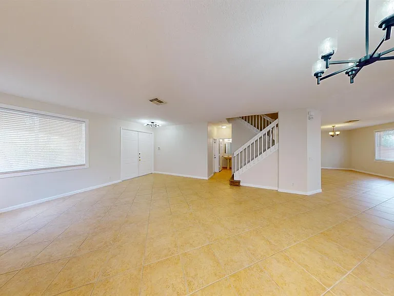 6786 Aliso Ave — Photo 6