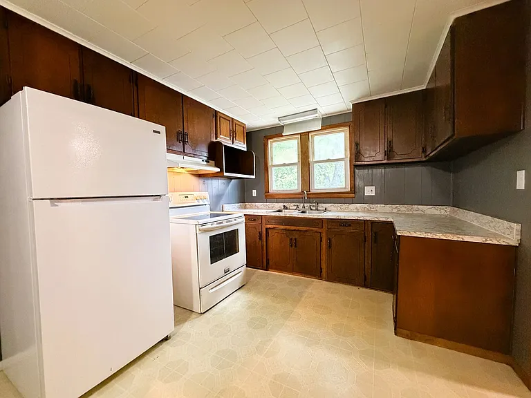 102 Church St — Photo 12