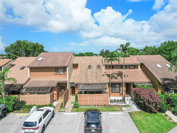 4266 SW 87th Ter, Davie, FL 33328