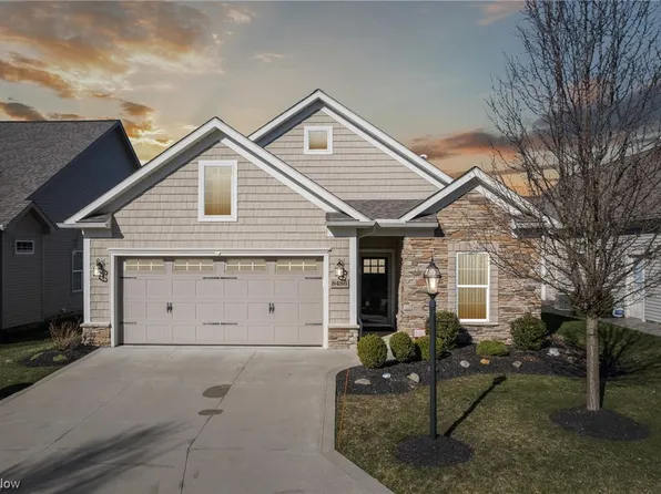 8486 Bella Dr, Macedonia, OH 44056