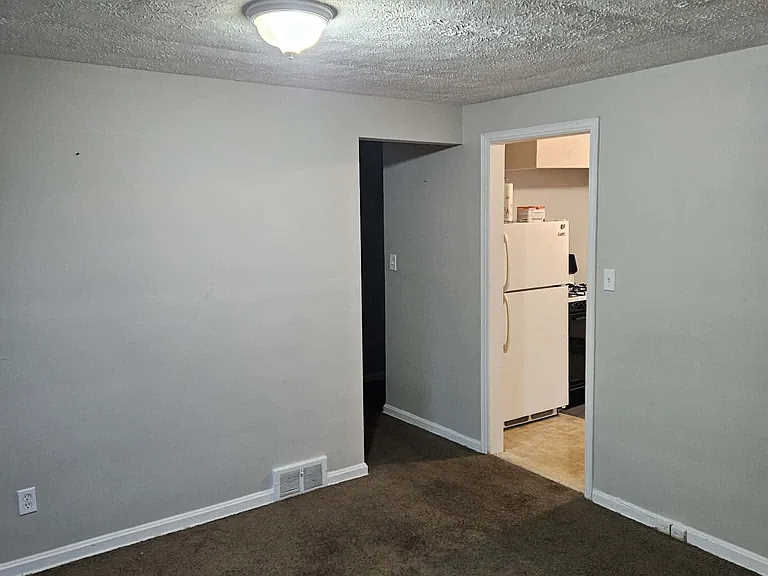 490 E 222nd St #2 — Photo 7