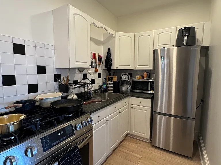 215 Harvard Ave #9 — Photo 2