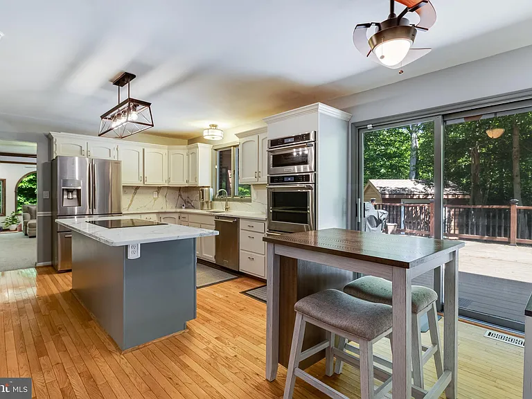 8150 Plowden Dr — Photo 37