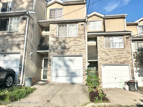 47 Savo Ln, Staten Island, NY 10305