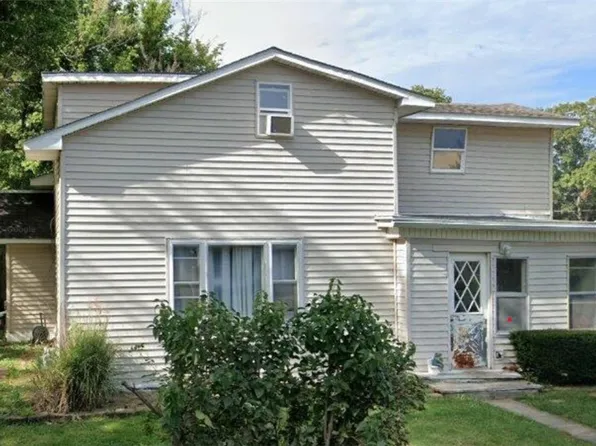 611 W South Water St, Bethany, IL 61914