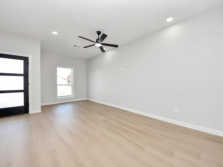 9824 Nedwald St — Photo 14