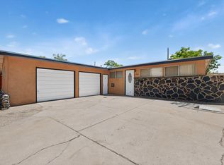 1128 Glorieta St NE, Albuquerque, NM 87112