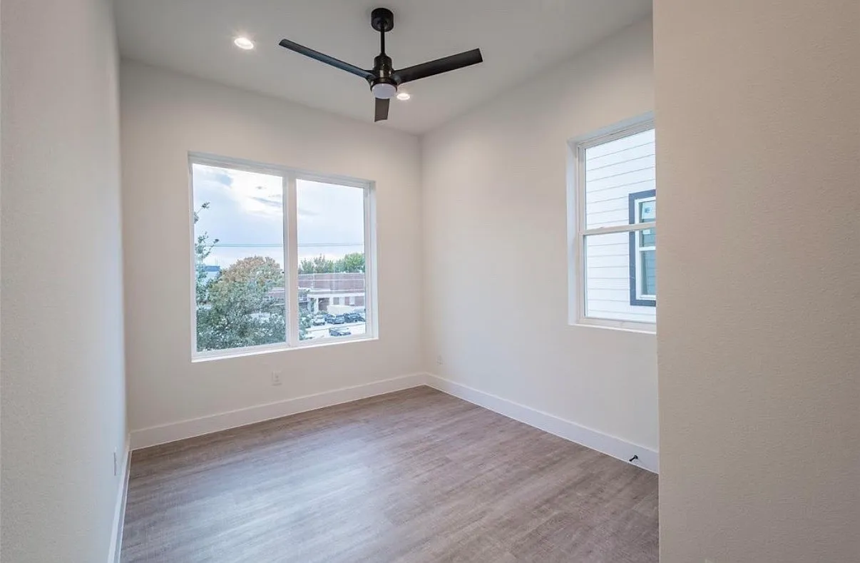 1614 N Fitzhugh Ave — Photo 4