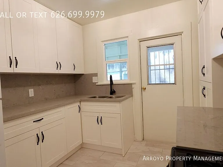 6307 N Aldama St — Photo 13
