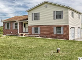 1076 Goldenville Rd, Gettysburg, PA 17325