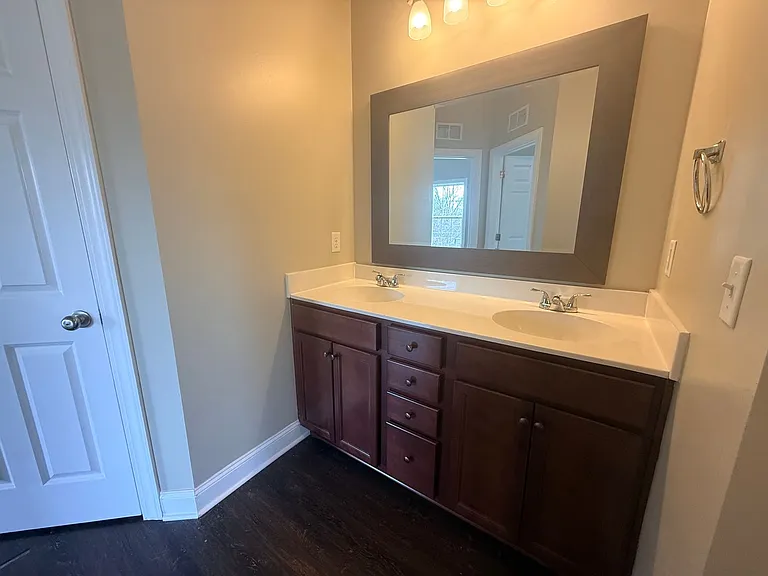 526 Dennis Way — Photo 4