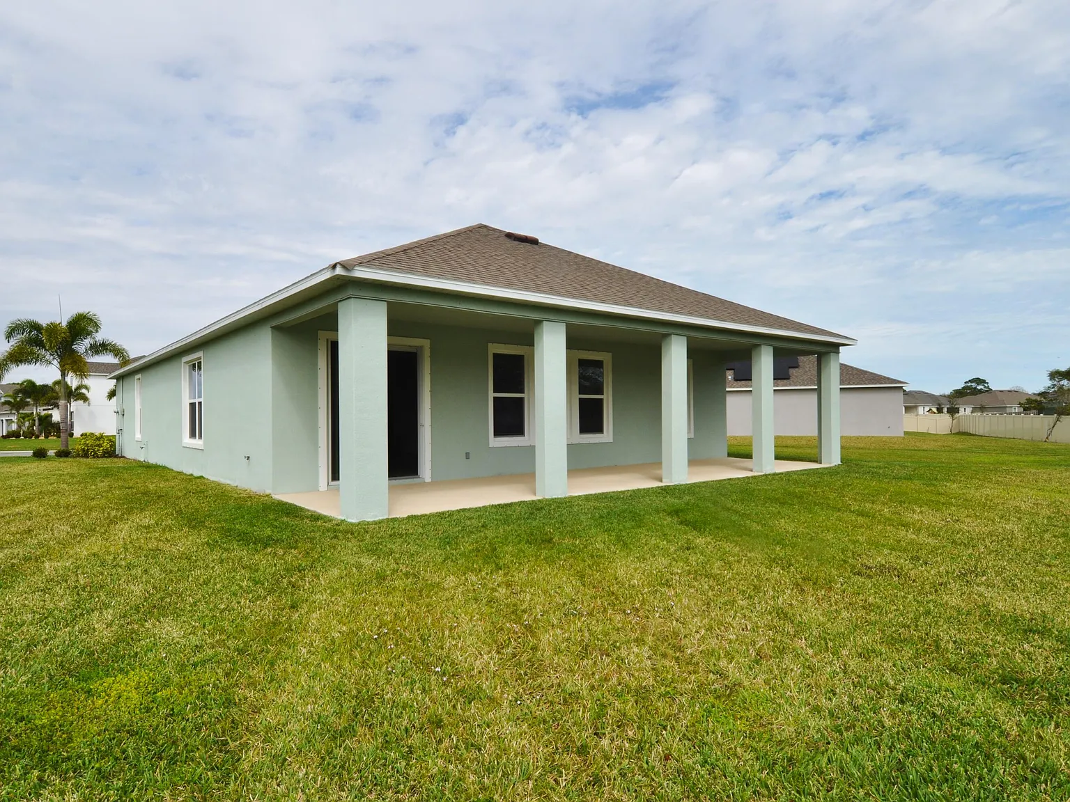 4 bed, 2.0 bath, 2003 sqft, $2,650 — Photo 3