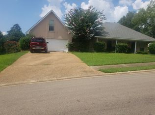 218 Overland Ln, Brandon, MS 39047