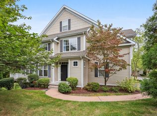 60 Goodwin Cir #60, Hartford, CT 06105