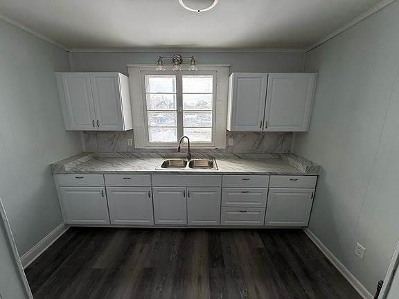 5th image of 521 Columbus Ave NW #1